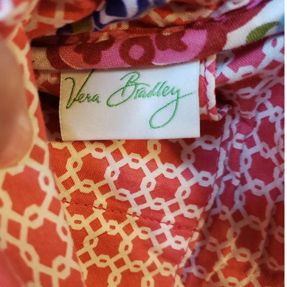 Vera Bradley crossbody bag‎ floral print adjustable strap zip pockets summer